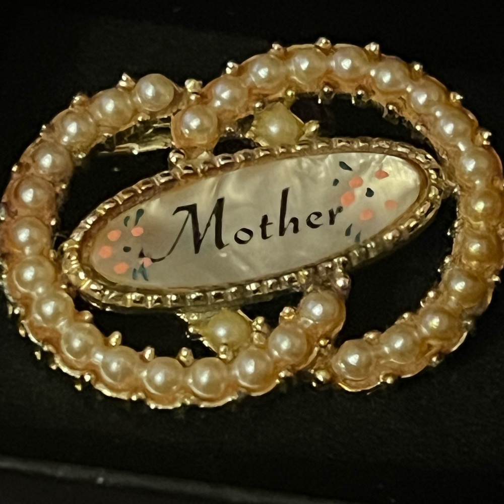 Vintage mother of pearl “Mother” pin double circles with pearls